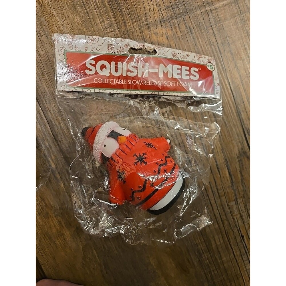 SQUISH-MEES Christmas Red Penguin Toy Holiday Collectable Slow Release Soft Foam